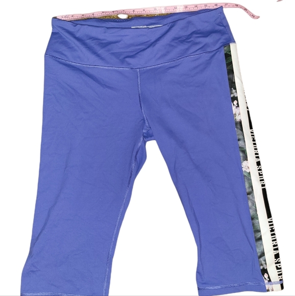 Periwinkle Victoria Sport yoga pants - Picture 2 of 4